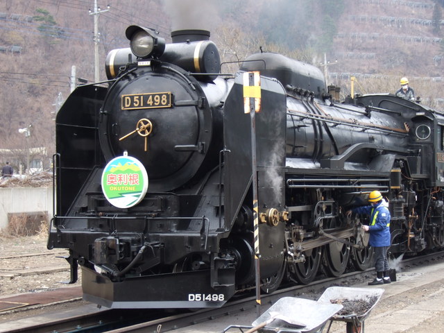蒸気機関車(SL)のD51・整備中の写真の写真