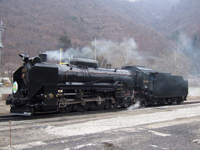 蒸気機関車(SL)のD51・横からの姿の写真の写真