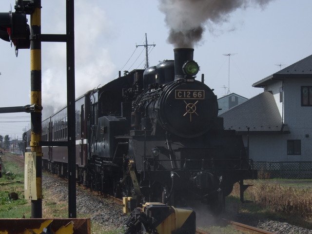 蒸気機関車(SL)のC12・黒鉛をはくSLの写真の写真