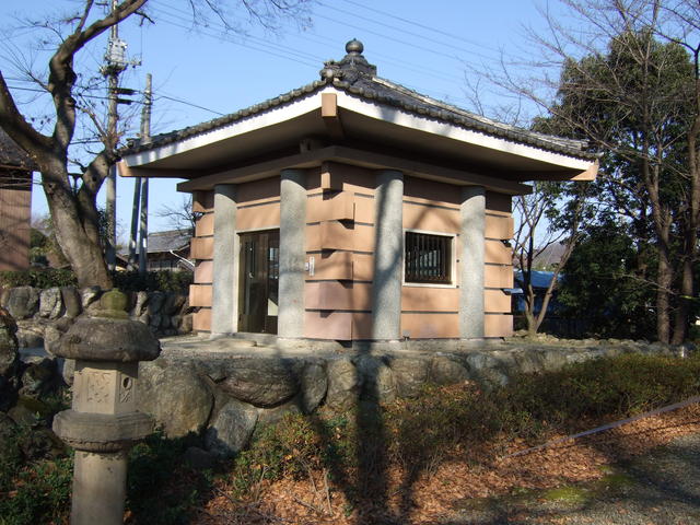 特別史跡・多胡碑・風化を防止するための覆屋の写真の写真