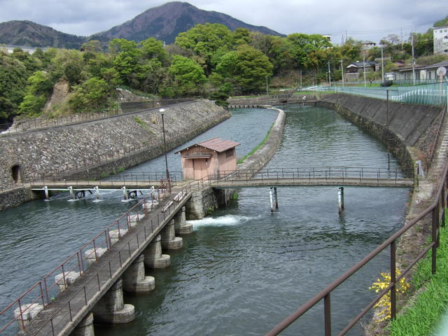 重要文化財・八ツ沢発電所施設・取水口沈砂池の写真の写真
