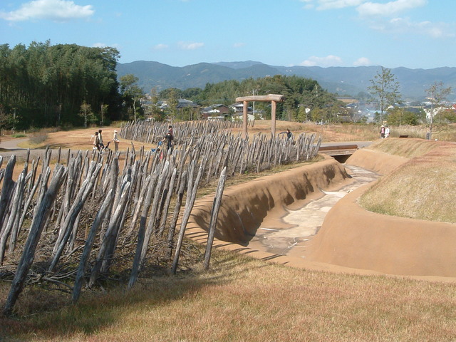 特別史跡・吉野ヶ里遺跡・南内郭の入り口付近にある逆茂木・乱杭の写真の写真
